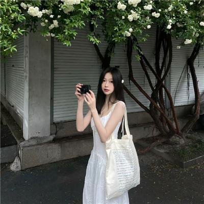 他在窥视你